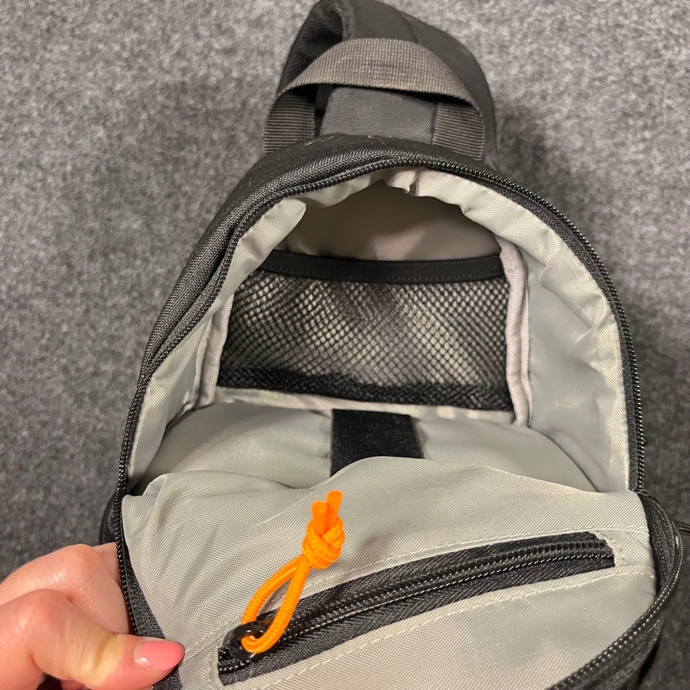 Lowepro Slingshot 102 AW DSLR Camera Sling Bag Black‎ Gray with Rain Cover - Picture 12 of 16